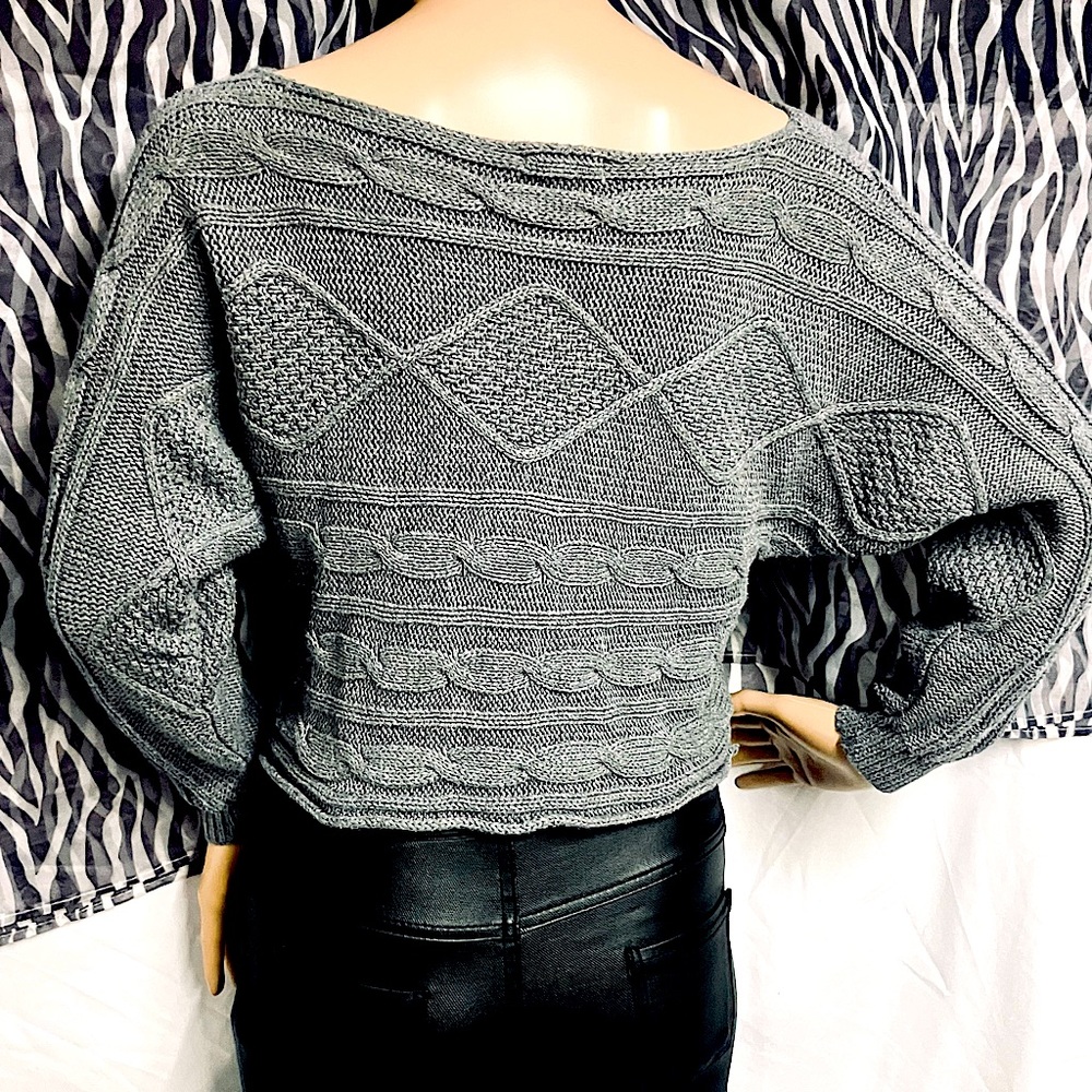 ‼️SOLD‼️ Vintage Y2K - Love H-81 Brand - Gray, Batwing, Boat Collar. Women’s Sm - Picture 2 of 8
